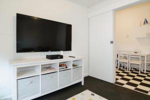 Clifftop Cottage at The Portsea Camp