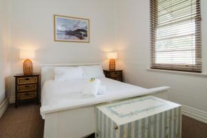 Clifftop Cottage at The Portsea Camp