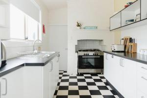 Clifftop Cottage at The Portsea Camp