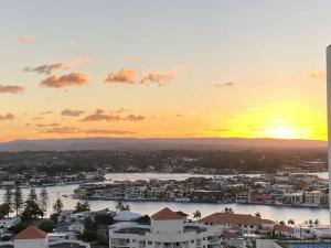 Hi Surf Beachfront Resort Apartments OFFICIAL SITE