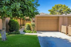 Spectacular View Just Steps to Pool and Jacuzzi at Sunrise Country Club