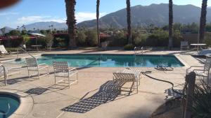 Spectacular View Just Steps to Pool and Jacuzzi at Sunrise Country Club