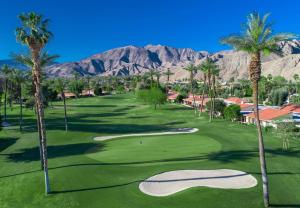 Spectacular View Just Steps to Pool and Jacuzzi at Sunrise Country Club