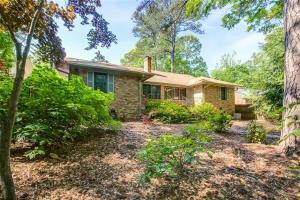Cozy Buckhead Home - close to everything!