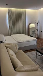 استديو هادى وانيق