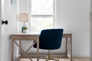 MCM Condo Near Downtown SoCo Pet Friendly