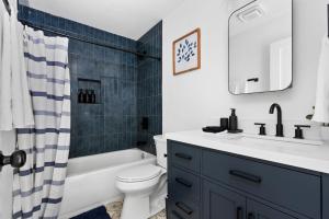 MCM Condo Near Downtown SoCo Pet Friendly