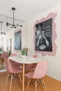 The Johnny and Dolly Historic Hideaway, Music Row Unit 2