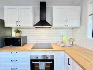 Capalaba Family Home - 4 Bedroom 2 Bathroom Near Manly Habour, Shops & More