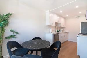 Stylish 1BR Near Universal Studios with Parking