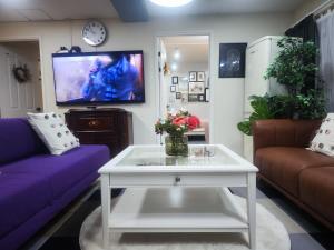 弘大独栋豪华大房间一楼 机场地铁直达 3分钟步行地铁站 Hongdae, Airport Express,metro 3min,Big partyhouse 1st floor