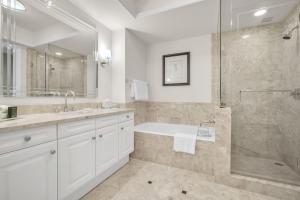 Four Seasons Miami Luxury Two-Bedroom Suite in Brickell - Free Parking