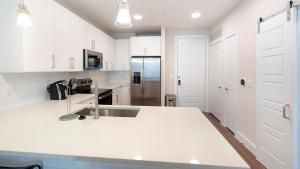 Landing Stylish 1BD Gym Pool