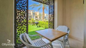 Ollystays Mangroovy Seaview 1BR Beach and Pool Free access