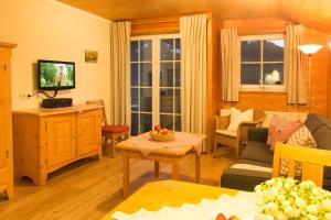 Alpenrösle Ferienwohnungen - Berge - Ruhe - Traumaussicht, 2- und 3-Raum-Wohnungen, Panoramasauna