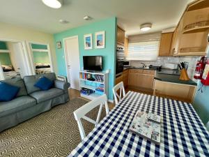 Beach Cottage 19, Peaceful Seaside Retreat