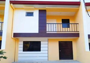 Brand New Entire House, 2BR, 2TB, Pool, Parking