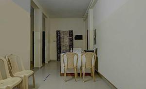 Collection O Velachery Railway Junction Formerly Vijay Guest House