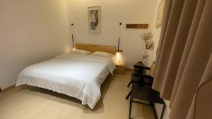 Family Suite in the Core Area of Phoenix Ancient Town