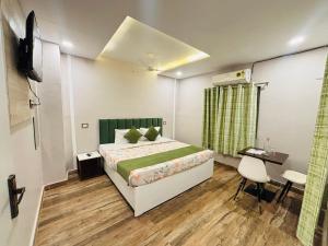Nirvana Inn , near ram mandir