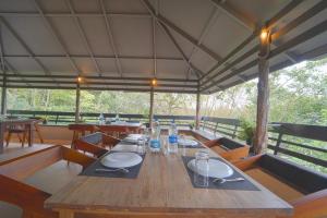 Panchavadi - Forest-Facing Treehouses with a Natural Mountain Pool