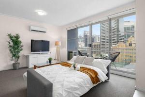 A Cozy City-View Stay Near Darling Harbour
