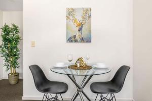 A Cozy City-View Stay Near Darling Harbour