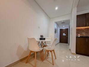 Rare Holiday Homes - Jumeirah Village Circle - Near Circle Mall - Botanica Tower - R105