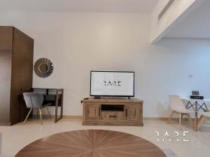 Rare Holiday Homes - Jumeirah Village Circle - Near Circle Mall - Botanica Tower - R105