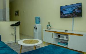 Minimalist Escape Executive One Bedroom with Netflix and WIFI