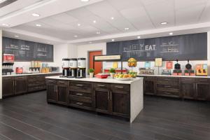 Hampton Inn & Suites - Napa, CA