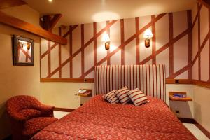 Hotels Logis Hotel restaurant LE MEDICIS : photos des chambres