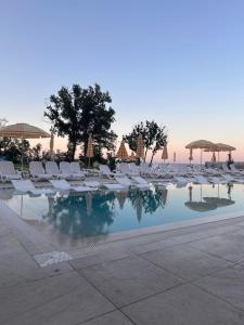 Sunrise l 1BD Sea View l Pool l Free Parking