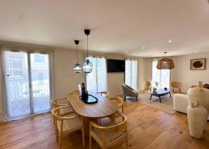 La Maison Cavet 5 Appartements de standing au coeur du village : photos des chambres