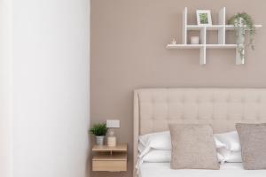 iFlat Modern Sunlit Studio Apt by the Colosseum