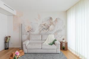 iFlat Modern Sunlit Studio Apt by the Colosseum