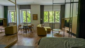 Avenue Apartments