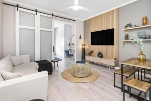 Knightsbridge 1-Bed Seaside Apartment in Sea Point