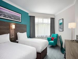 Standard Twin room in Jurys Inn Cheltenham