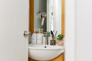 Devi Suite 2BR BGC Taguig