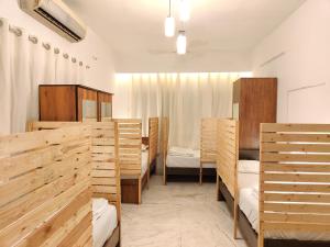 HOSHTEL99 - LUX - Stay, Cowork and Cafe - Luxurious Twin Bungalow