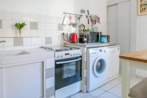 Maisons de vacances Maison bourgeoise - centre ville - 7 personnes : photos des chambres