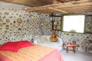 Campings L'ecole des Cevennes : Chambre Deluxe (2 Adultes + 1 Enfant)
