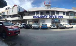 OYO 90576 Holiday Dive Inn - 2hvězdičkové hotely ve městě Semporna