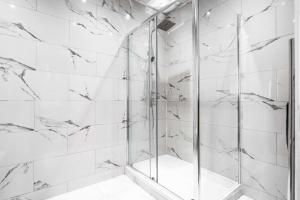 3 Bed Home with Free Private Parking - Contractors and Families