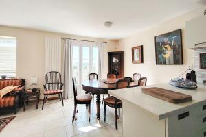 Green setting Large garden AC - Private swimming pool - Terrasse- BENAKEY