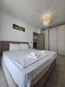 Otis Apartment - Alezzi Beach Resort Parcare subterana
