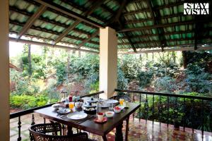 StayVista at Green Pastures - Bonfire and Views