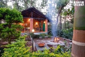 StayVista at Green Pastures - Bonfire and Views
