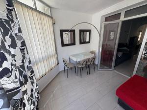 Apt Acogedor con Piscina en Fuengirola